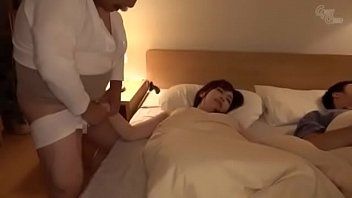 Отец пришёл трахать дочь пока ее муж спит